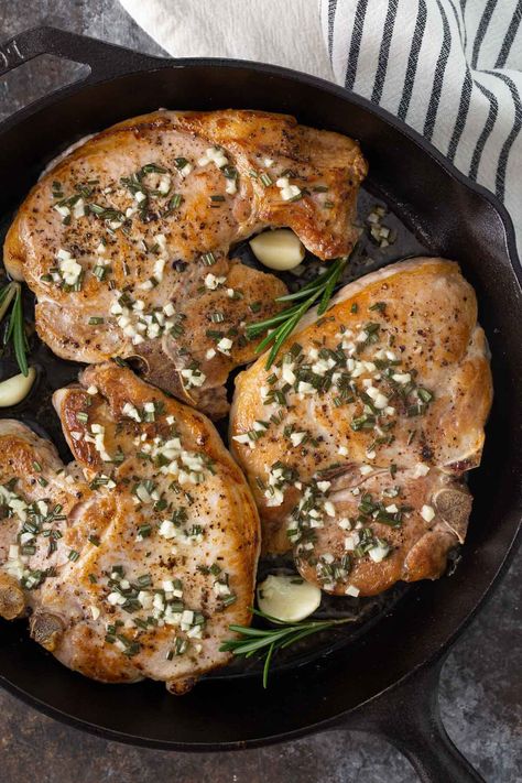 Tender and flavorful pork chops in a buttery garlic and rosemary sauce is an easy dinner ready in 30 minutes! Clean Eating Pork Chop Recipes, Clean Eating Pork Chops, Pork Chops Tender, Pork Chops In The Oven, Rosemary Sauce, Rosemary Pork Chops, Center Cut Pork Chops, Rosemary Recipes, Pork Entrees