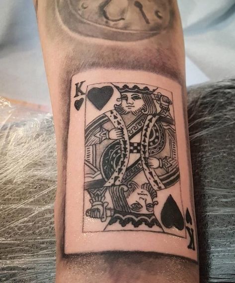 King of Hearts Arm Tattoo Tattoo İdea #BrandonThurston #forearmtattoo #hearts #King #tattooideas #kingandqueentattoo #tattoos King Of Hearts Tattoo, Tattoos Arm Mann, King Of Hearts Card, Playing Card Tattoos, Card Tattoo Designs, King Card, Hearts Playing Cards, Queen Tattoo, Gambling Cake