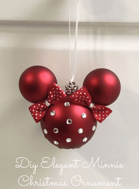 Disney Christmas Crafts, Easy Diy Christmas Ornaments, Jul Diy, Hantverk Diy, Disney Christmas Tree, Disney Christmas Ornaments, Diy Christmas Ornaments Easy, Mickey Christmas, Holiday Crafts Christmas