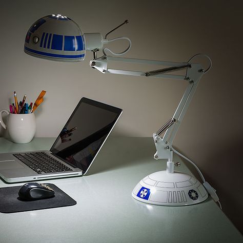 R2-D2 Architectural Desk Lamp Brings The Light Side Of The Force To Your Desk -  #decor #force #r2d2 #starwars Star Wars Lamp, Pixar Lamp, Casa Disney, Star Wars Bedroom, Best Desk Lamp, Anglepoise Lamp, Star Wars Room, Star Wars Decor, R2 D2