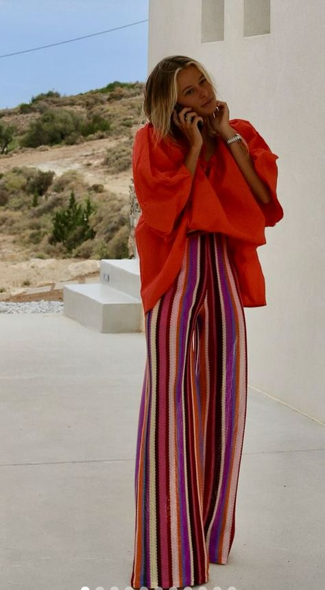 Bright Pants Outfit, Marrakech Outfit, Stripe Pants Outfit, Bright Pants, Minimal Chic Style, Singapore Fashion, 70s Inspired Fashion, Stripe Outfits, Casual Day Outfits