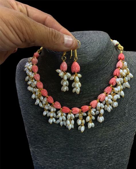 Statement Jewelry Outfit, Coral Jewelry Vintage, Fashion Jewelry Necklaces Gold, Coral Jewellery, Unique Beaded Jewelry, Coral Jewelry Set, Bridal Necklace Designs, Beads Collection, Diamond Pendent