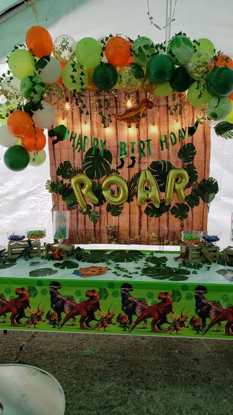 Dinosaur Background Party Ideas, Dino Party Decorations Decorating Ideas, Dinosaur Birthday Background, Simple Dinosaur Backdrop Ideas, Dinosaur 2 Birthday Party, Dinosaur Party Backdrop Ideas, Dinosaur Themed Birthday Party Decorations Decorating Ideas, Dinosaur Birthday Ideas Decorations, Dinosaur Party Ideas Decorations