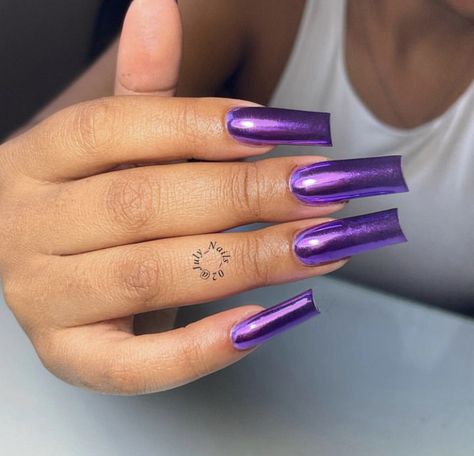 Purple Crome Nails Coffin, Purple Nail Chrome, Purple Chrome Acrylic Nails, Neon Purple Chrome Nails, Purple Chrome Coffin Acrylic Nails, Purple Nails Glitter, Clawed Beauty, Periwinkle Nails, Magenta Nails