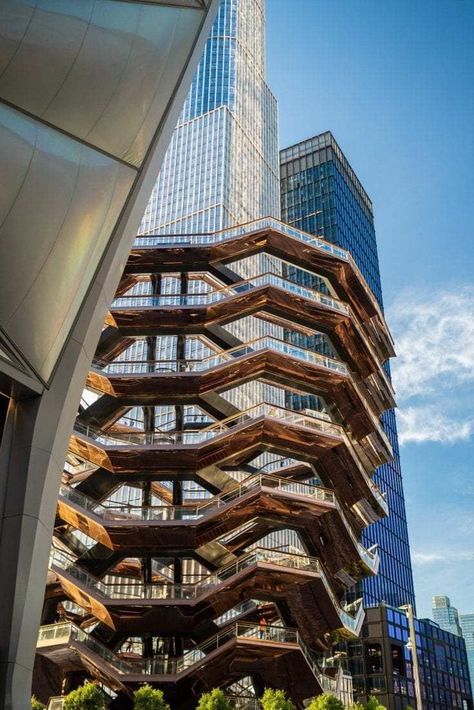 The Vessel NYC copper coloured building Vessel Nyc, New York Building, Nyc Pics, Things To Do In Nyc, Floating Deck, Nyc Baby, New York Architecture, New York Graffiti, Hudson Yards