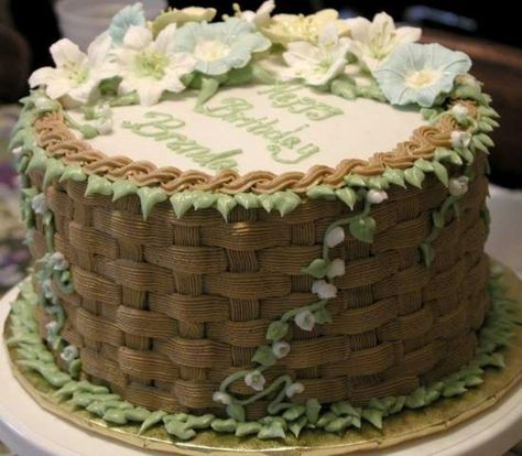 Basket Weave Cake on Cake Central Basket Weave Cake, Flower Basket Cake, Cake Basket, Cake Tips, Cake Wrecks, Buttercream Flower Cake, Buttercream Icing, Special Occasion Cakes, Novelty Cakes