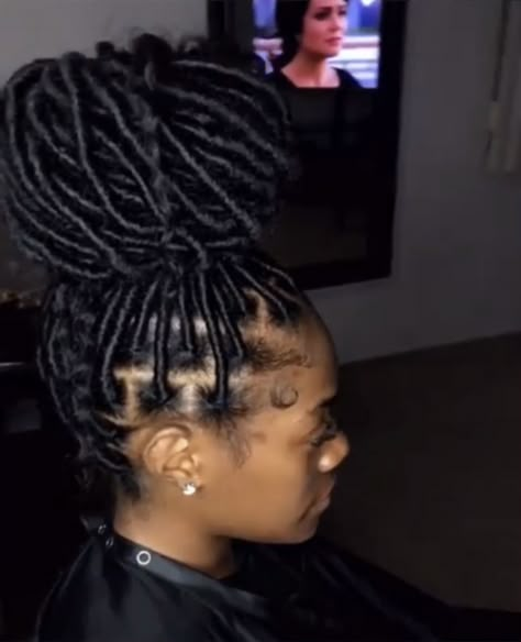 Faux Locs In A Bun, Locs In A Bun, Faux Locs Bun, Braided Hairstyles Videos, Locs Bun, Faux Locs Hairstyles, Braids Twist, Twist Braid Hairstyles, Hairstyles Videos