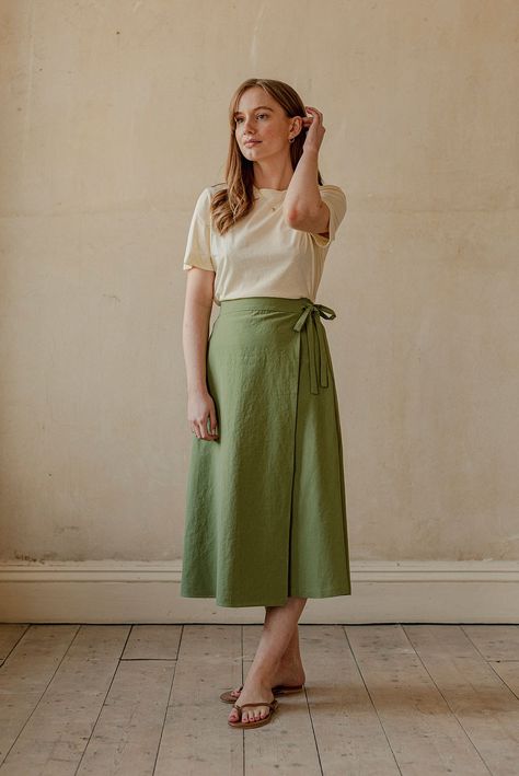 Mallory Wrap Skirt, Khaki Wrap Skirt Outfit, Wrap Skirt Pattern, Linen Wrap Skirt, Style Inspiration Spring Summer, Fashion Friday, Clothing Designs, Fashionista Clothes, Skirt Outfit, Closet Fashion