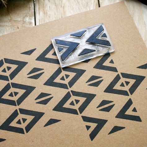 Geometric Block Print Pattern, Handmade Stamps Diy, Diy Block Printing, Stamping Textiles, Stamps Design, Block Print Pattern, Eraser Stamp, Hand Carved Rubber, Block Painting