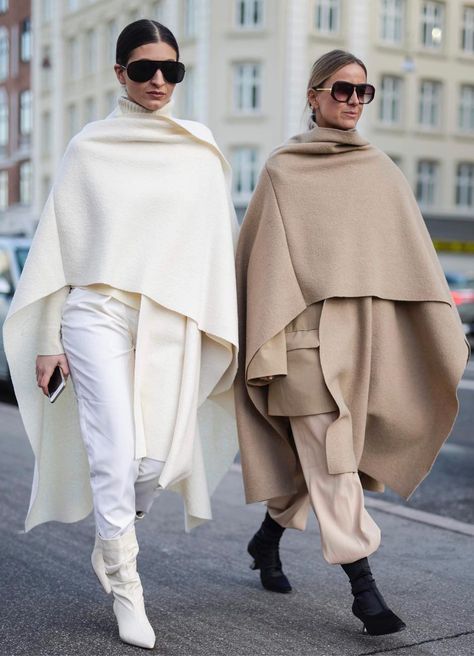 The 15 Most Stylish Designer Capes to Invest In This Season Poncho Outfit, Cape Outfit, Cape Sweater, Copenhagen Fashion Week, Outfit Trends, Cape Coat, Poncho Cape, 가을 패션, Mode Inspiration