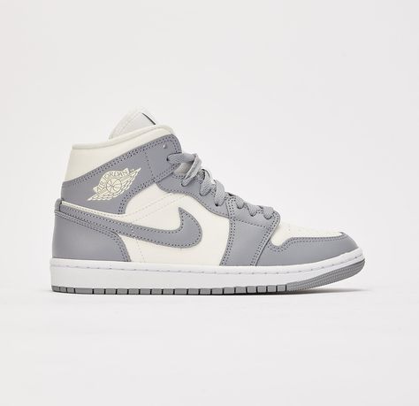 Air Jordan 1 Mid (W) "Stealth" now available online Sneaker Release, New Sneakers, Air Jordan 1 Mid, Jordan 1 Mid, Air Jordan 1, Jordan 1, Air Jordan, Air Jordans, Jordan