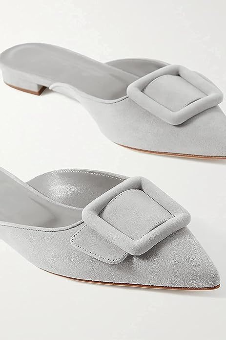 Grey mules with pointed toe and buckles Black Style Icons, Manolo Blahnik Maysale, Kitten Heel Shoes, Cinderella Shoes, Buckled Flats, Cute Flats, Point Shoes, Pointed Toe Flats, Slides Shoes