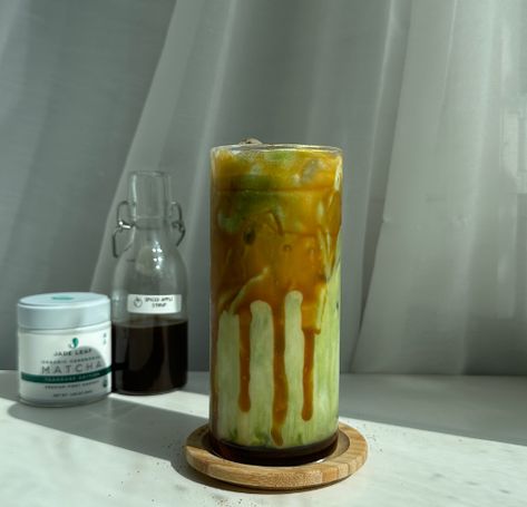 Jade Leaf Matcha, Caramel Apple Crisp, Matcha Latte Recipe, Spiced Apple Cider, Latte Recipe, Spiced Apples, Matcha Green, Caramel Apple, Matcha Latte