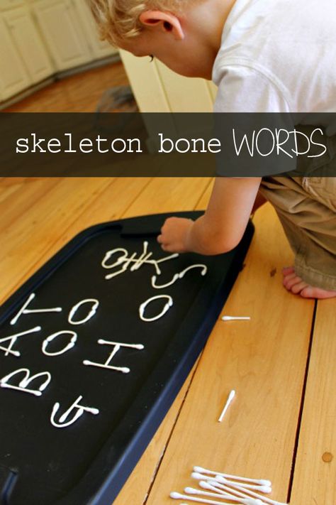 Make a Halloween alphabet with 'skeleton bones' Eyfs Literacy, Junior Kindergarten, Letter Learning Activities, Kindergarten Halloween, Abc Centers, Halloween Centers, Halloween Alphabet, Abc Activities, Halloween Preschool