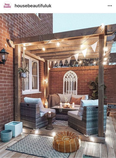 Small Courtyard Gardens, Pergola Ideas, Back Garden Design, Small Backyard Gardens, Patio Garden Design, Outdoor Gardens Design, Patio Designs, Backyard Garden Design, Pergola Patio