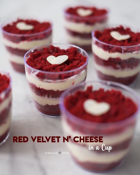 Thai tea•Green tea•Ogura Cake on Instagram: “Red Velvet n’ Cheese in a Cup ❤️ • #dessertcake #dessertbox #dessertcup #dessertboxsby #dessertboxsidoarjo #dessertboxsurrabaya…” Dessert Box Red Velvet, Ogura Cake, Thai Desserts, Dessert Boxes, Thai Dessert, Thai Tea, Tea Green, Dessert Cups, Red Velvet Cake