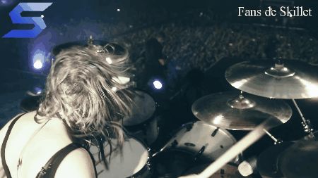 Drummer Aesthetic, Drums Aesthetic, Fic Ideas, Drums Wallpaper, Skillet Band, Jen Ledger, Christian Rock Bands, Gif Background, Rockstar Aesthetic