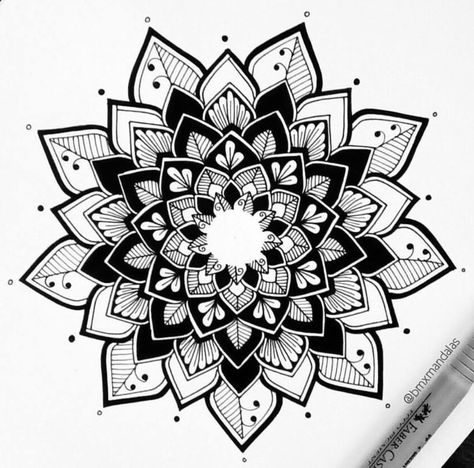 Mandala Colored Tattoo Design, Flower Knee Tattoo Men, Mandala Tattoo Elbow, Geometric Mandala Tattoo Stencil, Elbow Mandala Tattoo, Elbow Tattoo Design, Mandala Tattoo Stencil, Colorful Mandala Tattoo, Mandala Outline