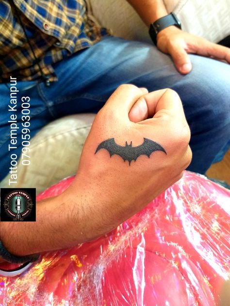 Batman Logo Tattoo, Tattoos Temporary, Hand Palm, Makeup Tattoos, Batman Logo, Permanent Makeup, Temporary Tattoos, Leaf Tattoos, Tattoos And Piercings