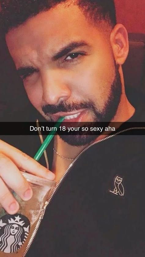 Drake With Kids, Drake Kawaii, Kendrick Lamar Vs Drake Memes, Drake Leak Video Meat, Drake Memes Funny, Drake X Kendrick, Drake Mirror Selfie, Drake Coquette, Silly Drake