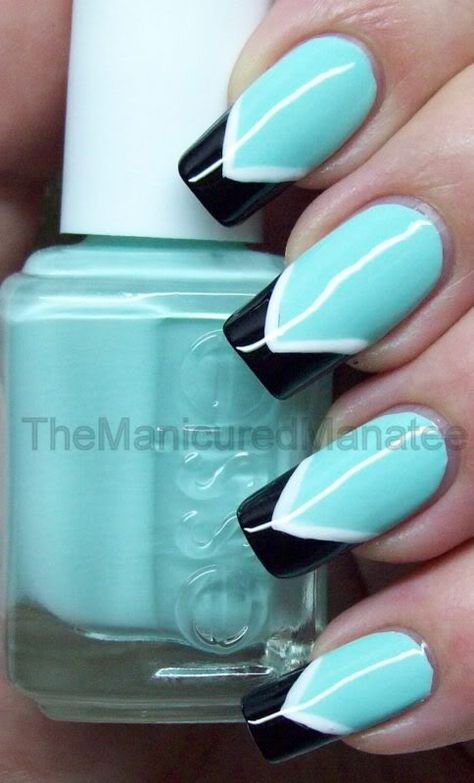 Essie Mint Candy Apple and black tips with white stripe detail nail art Turquoise Nails, Nagel Tips, Nails Polish, Budget Planer, Trendy Nail Design, Get Nails, Hot Nails, Fabulous Nails, Makati