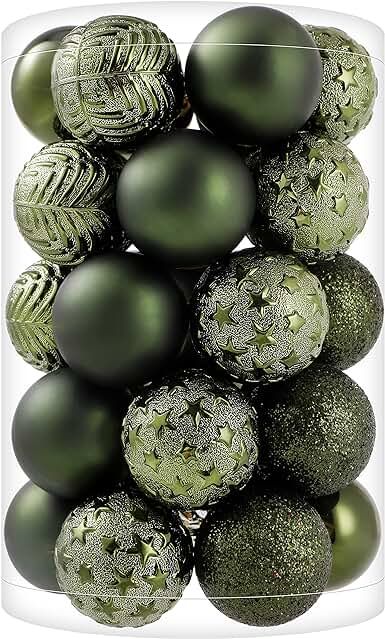 Colored Light Christmas Tree Ideas, Office Holiday Decor, Dark Green Christmas, Christmas Party Inspiration, Christmas Tree Colour Scheme, Green Christmas Tree Decorations, Church Christmas Decorations, Fancy Christmas Ornaments, Green Xmas