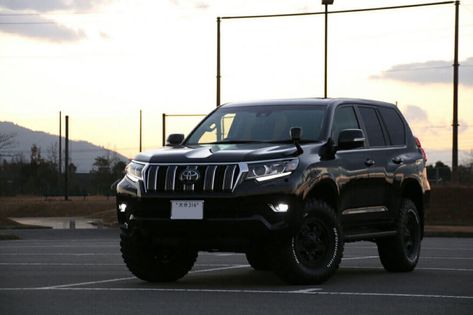 5 Things You Must Know On New Toyota Land Cruiser Prado 150 Trucks Modified, Toyota Land Cruiser 150, Land Cruiser Models, Toyota Tacoma Prerunner, New Toyota Land Cruiser, Offroad Wheels, Land Cruiser 70 Series, Vehicle Signage, Toyota Suv