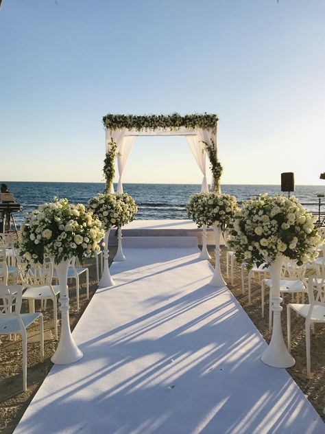 Beach Wedding Motif, Places To Have A Wedding, Private Beach Wedding, Nikkah Ideas, Outdoor Beach Wedding, Beach Wedding Aisles, Dream Wedding Reception, Citrus Wedding, Wedding Motifs