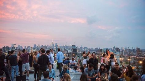 Rooftop Bars Nyc, Life In Nyc, New York Rooftop, Sunset Party, Nyc Rooftop, Staten Island Ferry, Rooftop Party, Best Rooftop Bars, Nyc Summer