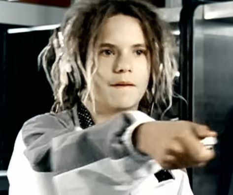 Freestyler (youtube) Bomfunk Mc's, Radio Play, Bill Kaulitz, Hey Good Lookin, Killin It, Tom Kaulitz, Go On, Carry On, Musician