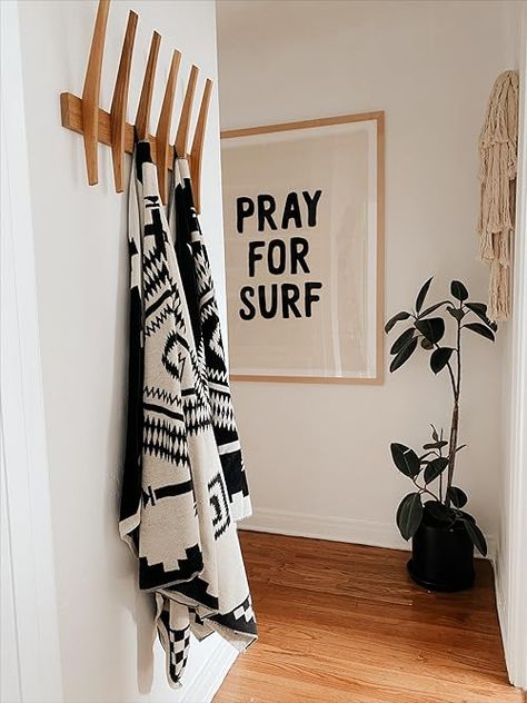 Check out this photo from Blanco Bungalow Surf Living Room, Surf Interior Design, Surf Shack Interior, California Surf Shack, Surf Shack Decor, Surf Interior, California Living Room, Obx House, Bohemian Hallway