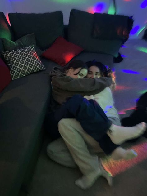 #friends #aesthetic #cute #party #hug Bsf Cuddling, Best Friend Cuddling, Friends Cuddling Aesthetic, Cuddle Party Aesthetic, Hugs Aesthetic Friends, Friendship Hug Aesthetic, Best Friends Hugging Aesthetic, Friends Hugging Aesthetic, Clingy Friends