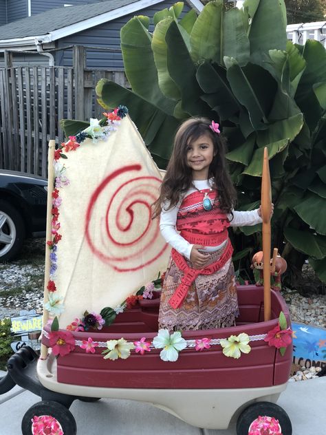 Toddler Moana Halloween Costumes, Diy Moana Family Costumes, Moana Group Costume, Moana Grandma Costume, Family Moana Halloween Costumes, Tafiti Moana Diy Costume, Unique Toddler Halloween Costumes Girl, Diy Moana Outfit, Moana Diy Costume