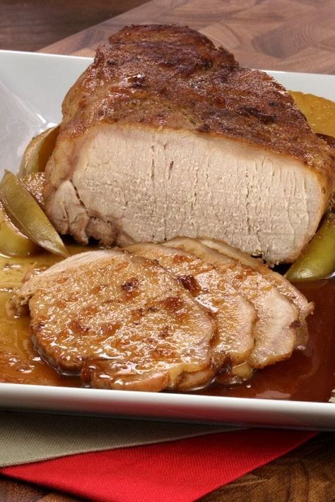 Slow Cooker Onion Soup, Pork Loin Slow Cooker, Caramel Apple Pork Chops, Apple Pork Chop Recipes, Slow Cooker Pork Tenderloin, Apple Pork, Apple Pork Chops, Onion Soup Recipes, Low Calorie Dinners