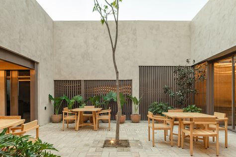 Moza’be Restaurant / Espacio 18 Arquitectura | ArchDaily Oaxaca City, Building Furniture, Public Garden, Garden Bar, Restaurant Interior Design, Polished Concrete, Old Paintings, Restaurant Interior, Historic Buildings