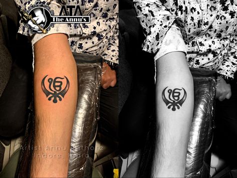 Khanda Tattoo Designed By Annu Rathore🖤 Ik Onkar Tattoo, Khanda Tattoo Design, Sikh Tattoo Ideas, Khanda Tattoo, Sikh Tattoo, Ik Onkar, Tattoo 2022, Wrist Tattoos Girls, Guru Nanak Photo