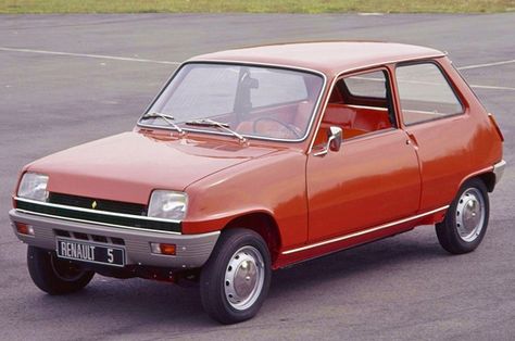 ¿Vuelve el Renault 5? Renault 5 Turbo, Retro Auto, Renault Alpine, Import Cars, Hot Rods Cars, Futuristic Cars, Car Ads, Small Cars, Retro Cars