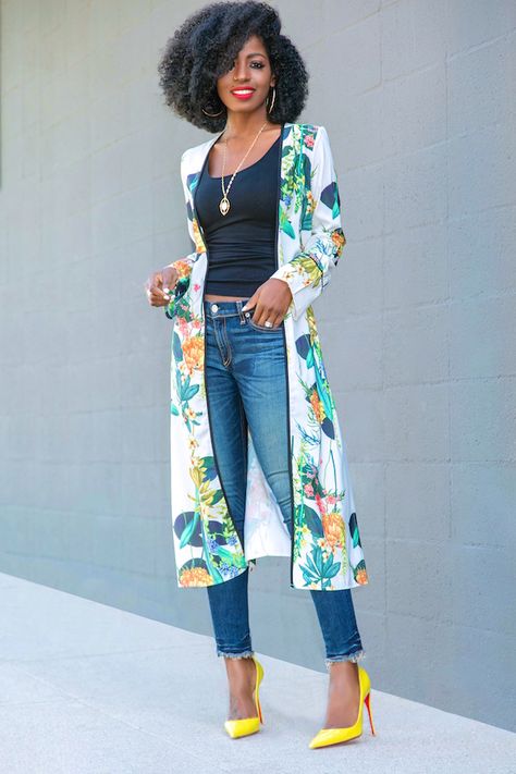 Kimono Outfit Ideas, Duster Outfit, Long Kimono Jacket, Kimono Sleeve Dress, Style Pantry, Kimono Outfit, Mode Kimono, Yellow Heels, Kimono Duster