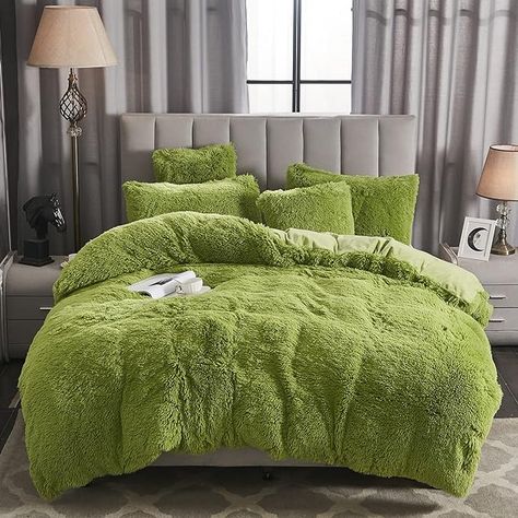 $49.99 Pillows, Sheets, and comforters designed to look like moss, perfect for stoners Fluffy Duvet, Green Comforter, Green Duvet, Couch Blanket, Body Pillow Covers, King Comforter, Comforter Cover, Duvet Bedding, Room Ideas Bedroom