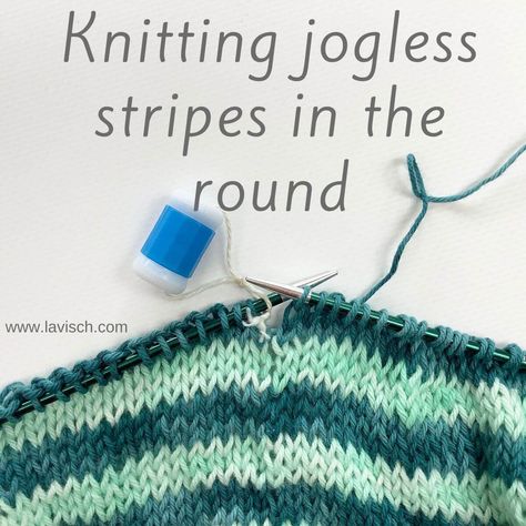 tutorial - knitting jogless stripes in the round - La Visch Designs Knitting Stripes, Knitting In The Round, Knitting Help, Seamless Knitting, Diy Textiles, Knitting Tutorials, Loom Knitting Patterns, Knitting Instructions, Easy Knitting Patterns