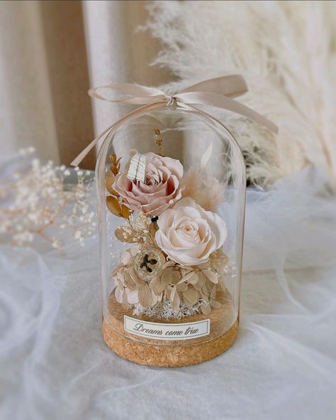 Flower Dome Centerpiece, Flower In Glass Dome, Candle Bouquet, Globe Flower, Crochet Bouquet, Forever Rose, The Bell Jar, Pressed Flower Art, Diy Bouquet