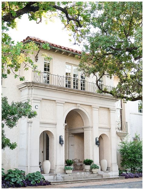 Commodore Perry Estate Engagement | Austin, Texas | Kelly Costello Photography Commodore Perry Estate, Evening Walk, Austin Wedding Photographer, Austin Wedding, Photography Website, Wedding Locations, Austin Texas, Engagement Photos, Austin