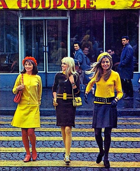 London 1960s Colourful Street Style 1960s Street Style, 60’s Fashion, Style Année 60, Mode Retro, 1960 Fashion, 60s 70s Fashion, Walking Down The Street, 60s And 70s Fashion, Fashion 1960s