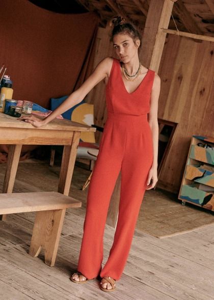 Sézane.com - 'Je ne sais quoi' for all Classics Outfit, Smart Casual Chic, Tomboy Shirts, Pippa Dress, Terracotta And Green, Daphne Dress, Joy Dress, Jumpsuit Navy Blue, Outfit Formulas