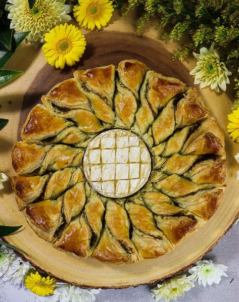 Dandelion Pesto Twists with Baked Camembert ~ Rhubarb & Lavender Pesto Twists, Dandelion Pesto, Gnudi Recipe, Spring Appetizer, Camembert Recipes, Pastry Twists, Puff Pastry Twists, Dandelion Leaf, Spring Appetizers