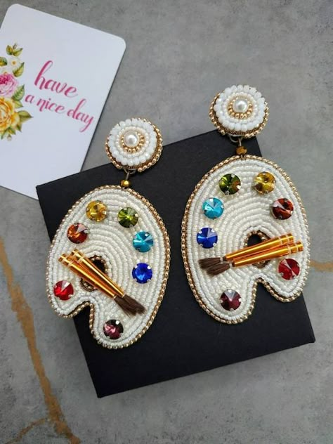 Felt Beads Jewelry, Embroidered Beaded Earrings, Seed Bead Embroidery Earrings, Embroidered Earrings Handmade, Bead Embroidered Earrings, Felt Beaded Earrings, How To Embroider Beads, Beaded Hoop Earrings Tutorial, Beaded Embroidery Earrings