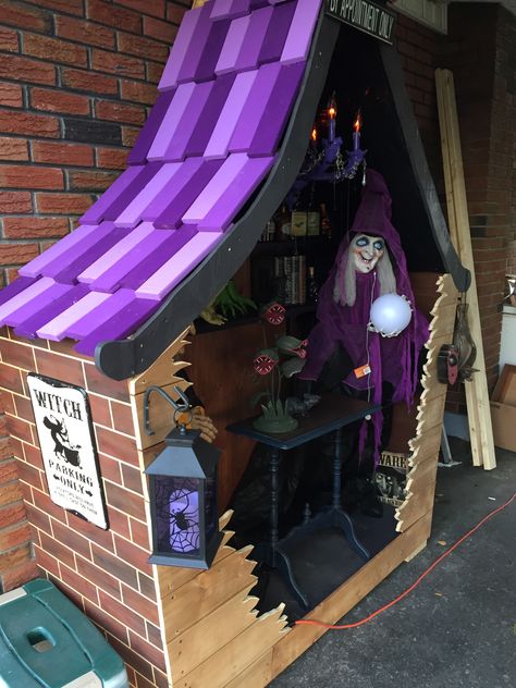 Witch’s House Halloween Decor, Halloween Canopy Decorating Ideas, Diy Halloween Entrance, Halloween Decorations Indoor Scary, Scary Halloween Decorations Outdoor, Scary Halloween Decorations Diy, Halloween Party Decor Diy, Halloween Outside, Easy Diy Halloween Decorations