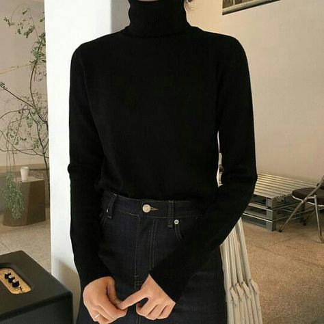 Black Turtleneck Aesthetic, Black Turtleneck Women, Black Turtleneck Outfit, The Clique, Turtleneck Outfit, Stylish Women Fashion, Black Turtleneck, Black Women Fashion, Mode Inspo