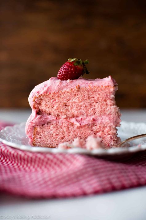 Best Strawberry Cake, Strawberry Cake From Scratch, Homemade Strawberry Cake, Strawberry Cream Cheese Frosting, Strawberry Frosting, Strawberry Cake Recipes, Bake Goods, Strawberry Cream Cheese, Strawberry Cakes