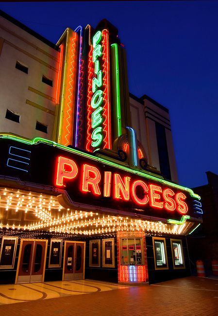 Princess Theater | Anthony John Coletti Photography Art Deco Neon, Decatur Alabama, Vintage Movie Theater, Cinema Architecture, Movie Marquee, Theatre Sign, Vintage Theatre, Vintage Neon Signs, Neon Nights